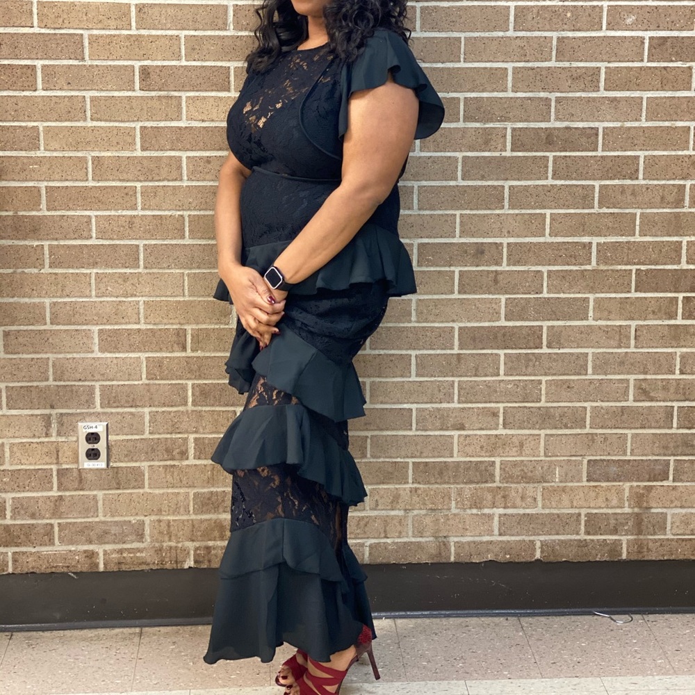 Long black lace dress - Picture 3 of 4